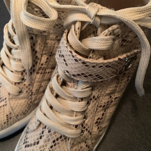 NWT - Juicy Couture Women's Wedge Sneakers - Picture 3 of 9